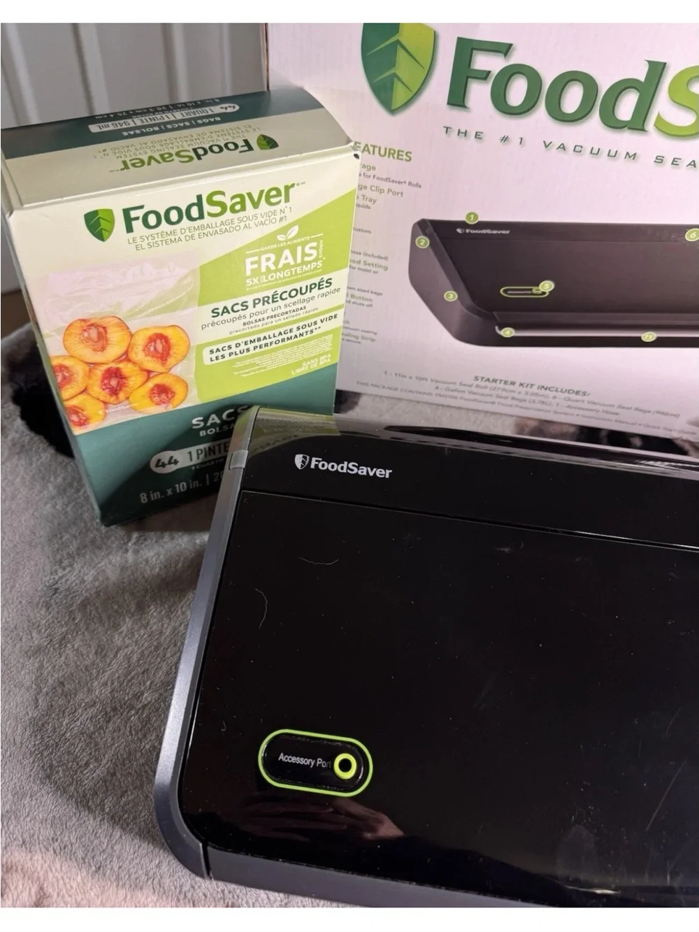 Food Saver Vacuum Sealing System  Fm2106